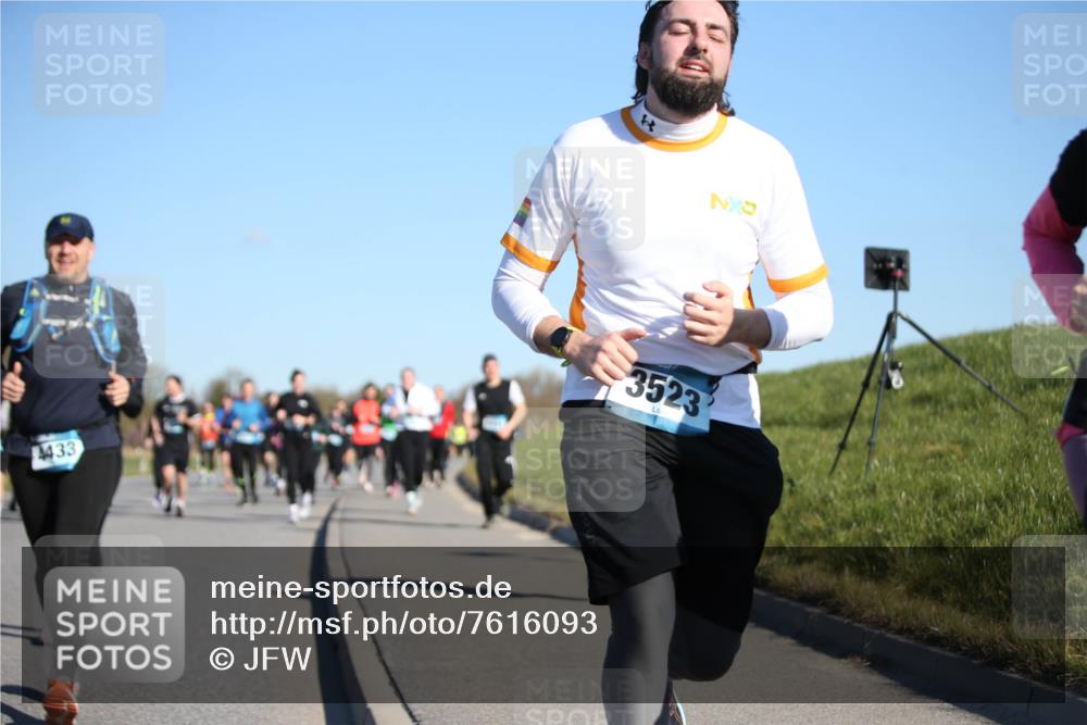 06.04.2025 - 44. Internationalen Wilhelmsburger Insellauf Jannik Wohlers http://msf.ph/oto/7616093 06.04.2025 09:36:53 Laufen 4433, 3523 meine-sportfotos.de