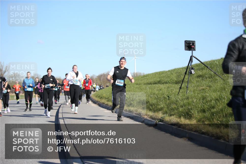 06.04.2025 - 44. Internationalen Wilhelmsburger Insellauf Jannik Wohlers http://msf.ph/oto/7616103 06.04.2025 09:36:55 Laufen 4494, 3429, 3426 meine-sportfotos.de