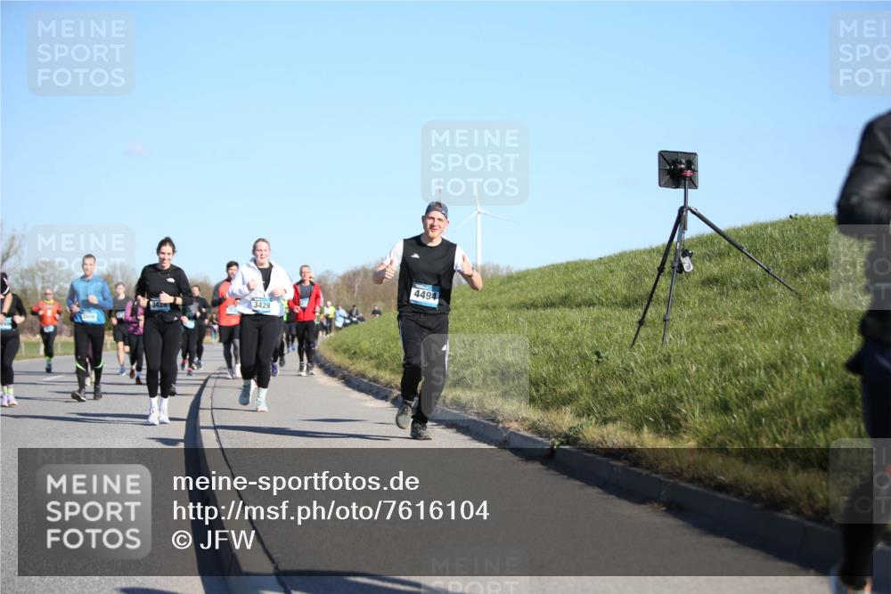 06.04.2025 - 44. Internationalen Wilhelmsburger Insellauf Jannik Wohlers http://msf.ph/oto/7616104 06.04.2025 09:36:56 Laufen 3429, 3426, 4494 meine-sportfotos.de