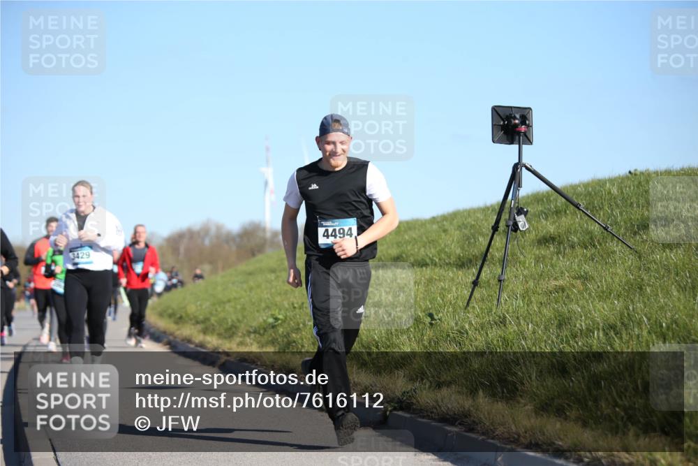 06.04.2025 - 44. Internationalen Wilhelmsburger Insellauf Jannik Wohlers http://msf.ph/oto/7616112 06.04.2025 09:36:56 Laufen 4494, 3429 meine-sportfotos.de