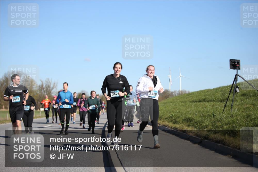 06.04.2025 - 44. Internationalen Wilhelmsburger Insellauf Jannik Wohlers http://msf.ph/oto/7616117 06.04.2025 09:36:58 Laufen 3010, 6998, 3666, 3428, 3429 meine-sportfotos.de