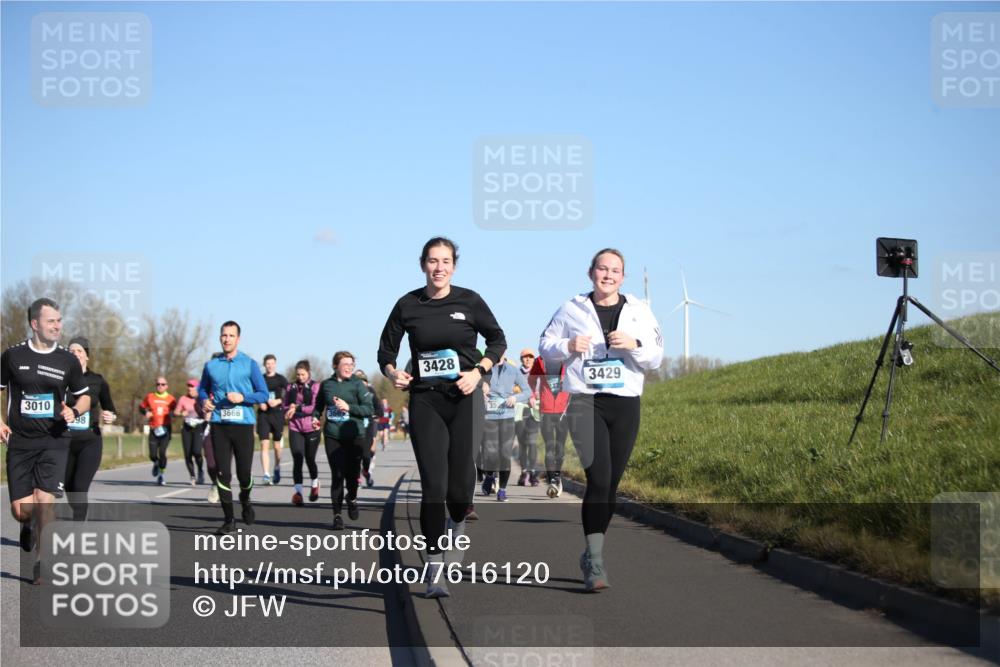 06.04.2025 - 44. Internationalen Wilhelmsburger Insellauf Jannik Wohlers http://msf.ph/oto/7616120 06.04.2025 09:36:59 Laufen 3010, 98, 3666, 3428, 3429 meine-sportfotos.de