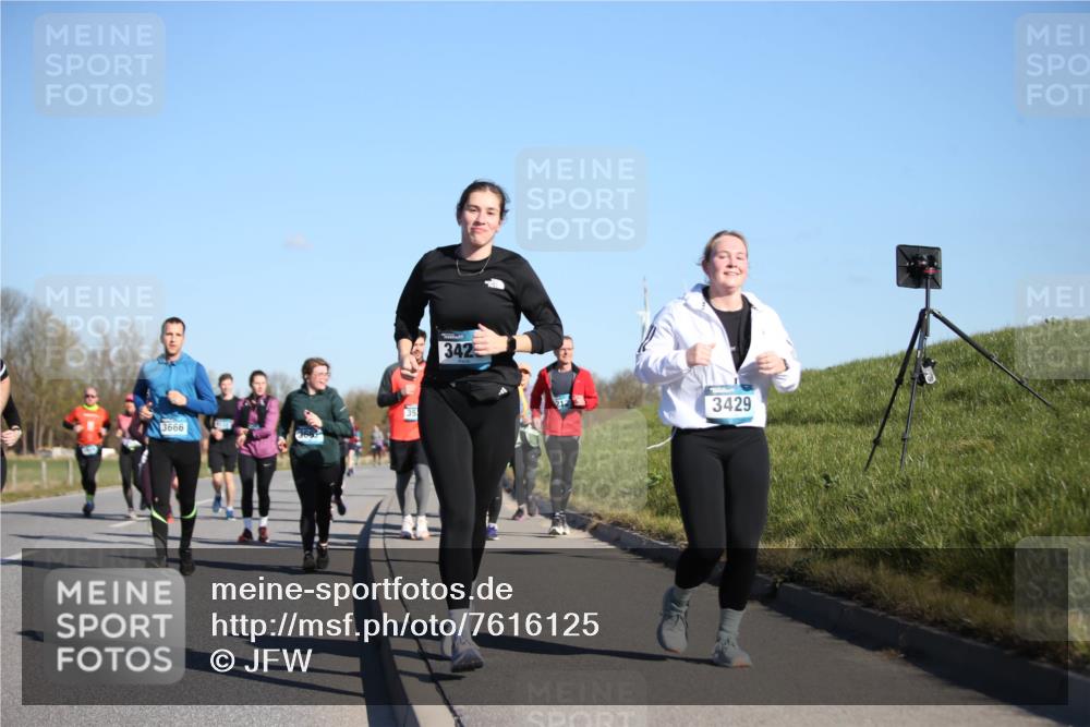 06.04.2025 - 44. Internationalen Wilhelmsburger Insellauf Jannik Wohlers http://msf.ph/oto/7616125 06.04.2025 09:36:59 Laufen 3666, 35, 342, 3429 meine-sportfotos.de