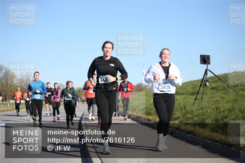 06.04.2025 - 44. Internationalen Wilhelmsburger Insellauf Jannik Wohlers http://msf.ph/oto/7616126 06.04.2025 09:36:59 Laufen 3666, 353, 342, 3429 meine-sportfotos.de
