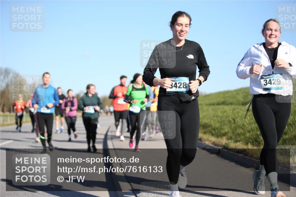 06.04.2025 - 44. Internationalen Wilhelmsburger Insellauf Jannik Wohlers http://msf.ph/oto/7616133 06.04.2025 09:37:00 Laufen 3428, 3429 meine-sportfotos.de