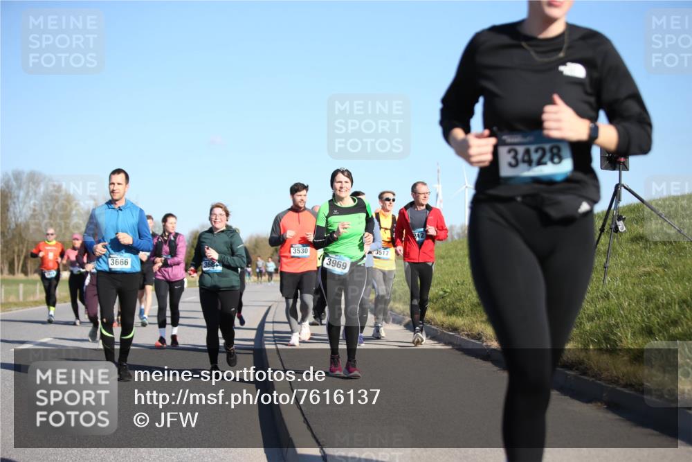 06.04.2025 - 44. Internationalen Wilhelmsburger Insellauf Jannik Wohlers http://msf.ph/oto/7616137 06.04.2025 09:37:01 Laufen 3530, 3666, 366, 3969, 3517, 3428 meine-sportfotos.de