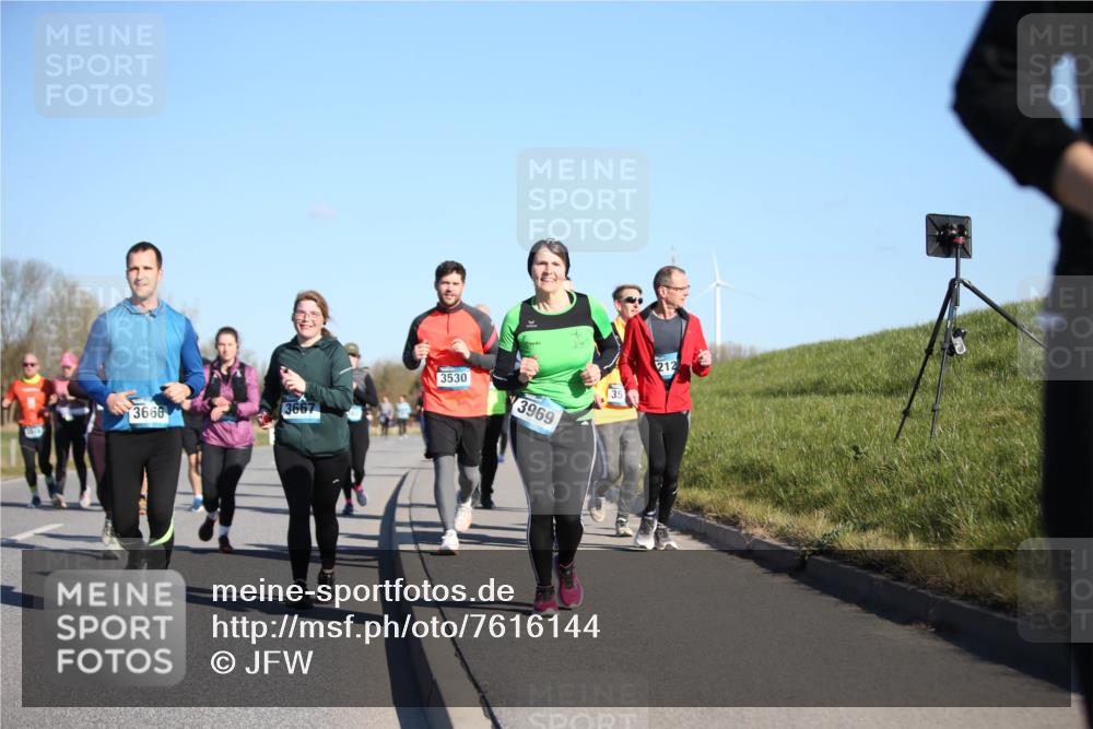 06.04.2025 - 44. Internationalen Wilhelmsburger Insellauf Jannik Wohlers http://msf.ph/oto/7616144 06.04.2025 09:37:01 Laufen 3666, 3667, 3530, 212, 35, 3969 meine-sportfotos.de