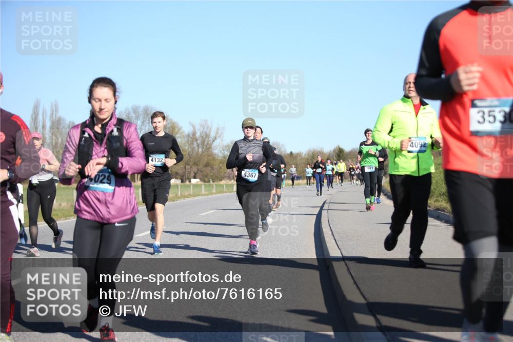 06.04.2025 - 44. Internationalen Wilhelmsburger Insellauf Jannik Wohlers http://msf.ph/oto/7616165 06.04.2025 09:37:05 Laufen 4029, 4132, 4367, 3972, 4092, 3530 meine-sportfotos.de