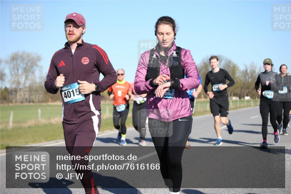 06.04.2025 - 44. Internationalen Wilhelmsburger Insellauf Jannik Wohlers http://msf.ph/oto/7616166 06.04.2025 09:37:05 Laufen 4015, 4367 meine-sportfotos.de
