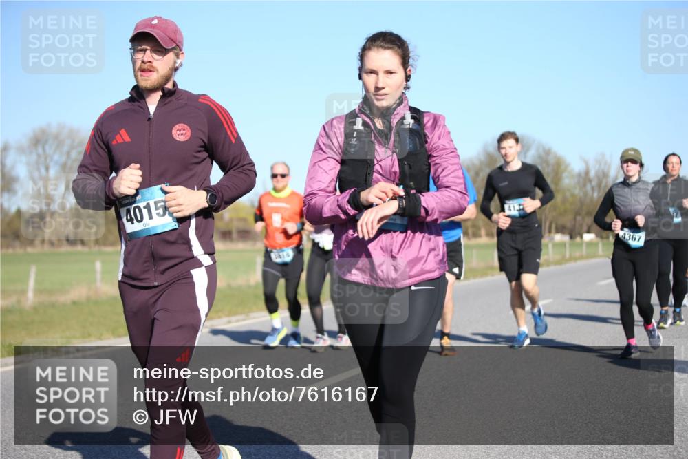 06.04.2025 - 44. Internationalen Wilhelmsburger Insellauf Jannik Wohlers http://msf.ph/oto/7616167 06.04.2025 09:37:05 Laufen 4015, 3416, 413, 4367 meine-sportfotos.de
