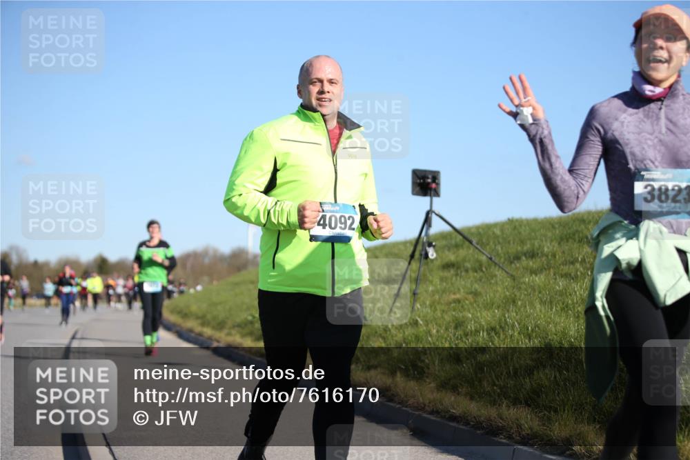 06.04.2025 - 44. Internationalen Wilhelmsburger Insellauf Jannik Wohlers http://msf.ph/oto/7616170 06.04.2025 09:37:06 Laufen 3823, 4092 meine-sportfotos.de