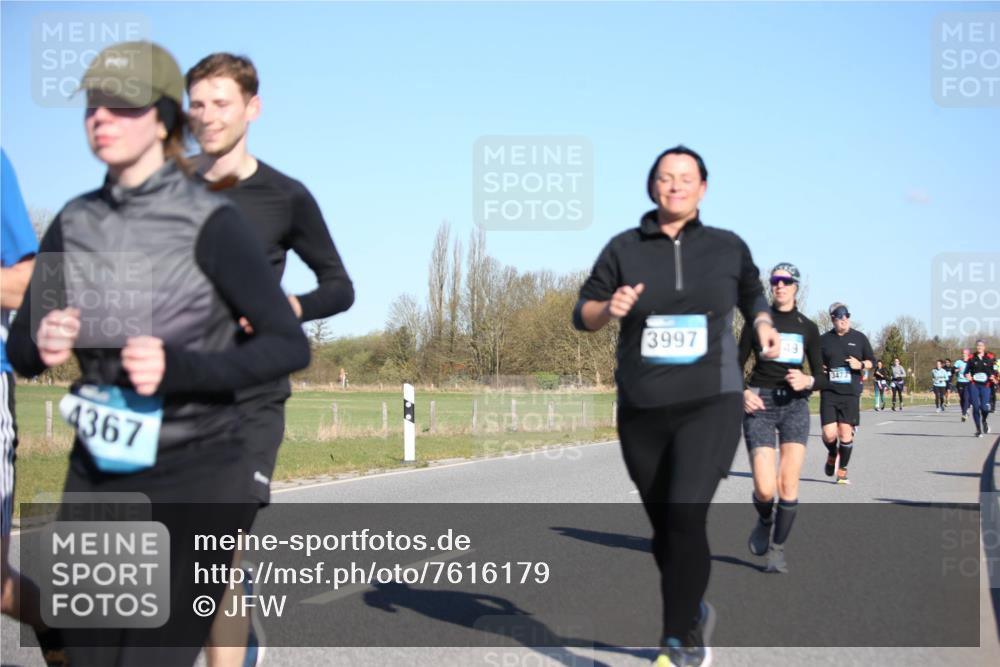 06.04.2025 - 44. Internationalen Wilhelmsburger Insellauf Jannik Wohlers http://msf.ph/oto/7616179 06.04.2025 09:37:08 Laufen 4367, 3997, 49, 3473 meine-sportfotos.de