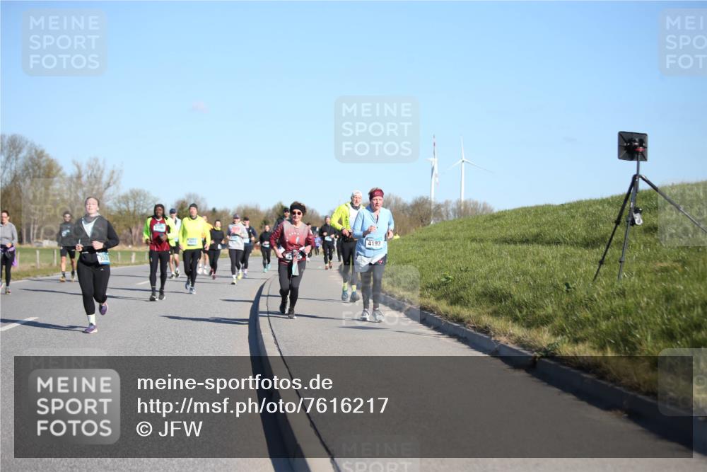 06.04.2025 - 44. Internationalen Wilhelmsburger Insellauf Jannik Wohlers http://msf.ph/oto/7616217 06.04.2025 09:37:20 Laufen 4193 meine-sportfotos.de