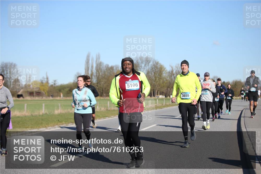 06.04.2025 - 44. Internationalen Wilhelmsburger Insellauf Jannik Wohlers http://msf.ph/oto/7616253 06.04.2025 09:37:27 Laufen 350, 5106, 3640, 5189, 3655 meine-sportfotos.de