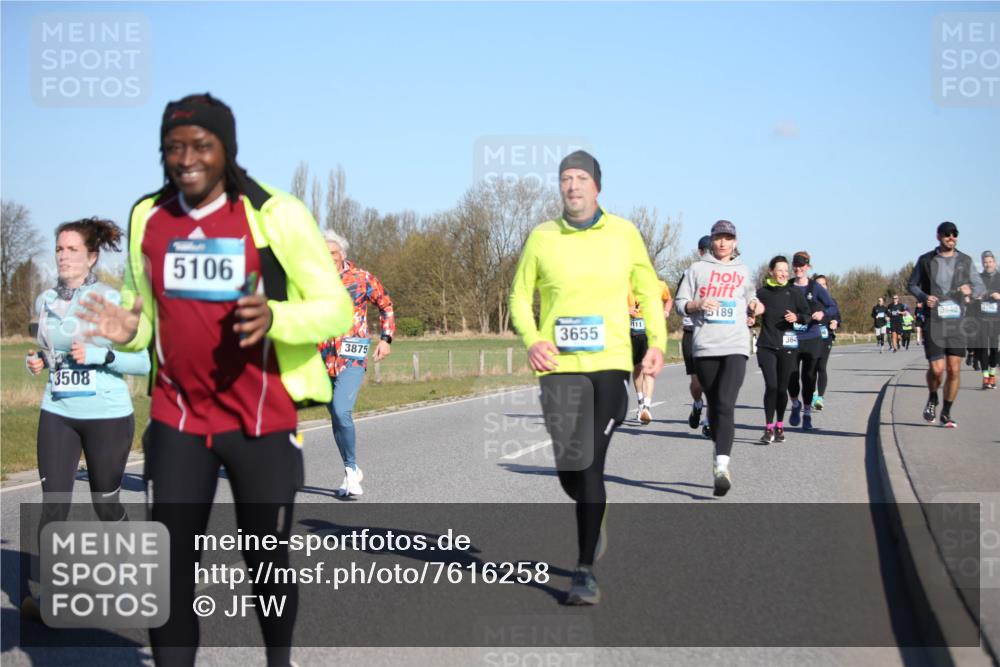 06.04.2025 - 44. Internationalen Wilhelmsburger Insellauf Jannik Wohlers http://msf.ph/oto/7616258 06.04.2025 09:37:28 Laufen 3508, 5106, 3875, 3111, 3655, 5189, 3640 meine-sportfotos.de