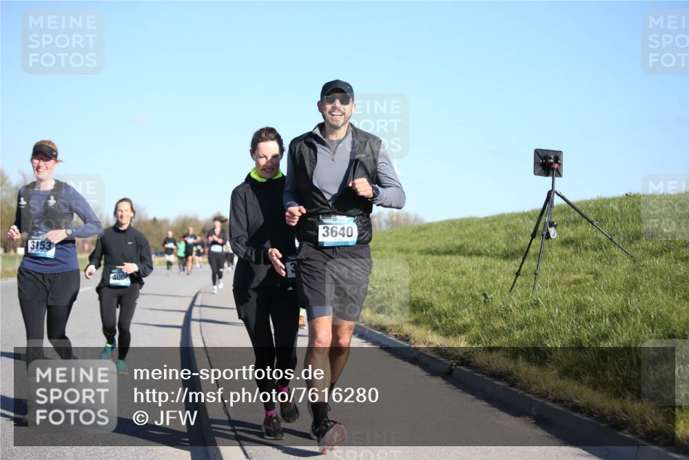 06.04.2025 - 44. Internationalen Wilhelmsburger Insellauf Jannik Wohlers http://msf.ph/oto/7616280 06.04.2025 09:37:33 Laufen 3153, 4866, 3640 meine-sportfotos.de