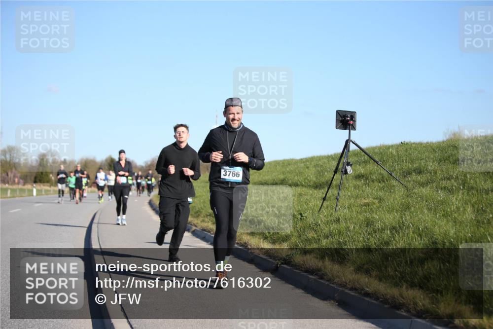 06.04.2025 - 44. Internationalen Wilhelmsburger Insellauf Jannik Wohlers http://msf.ph/oto/7616302 06.04.2025 09:37:35 Laufen 3766 meine-sportfotos.de