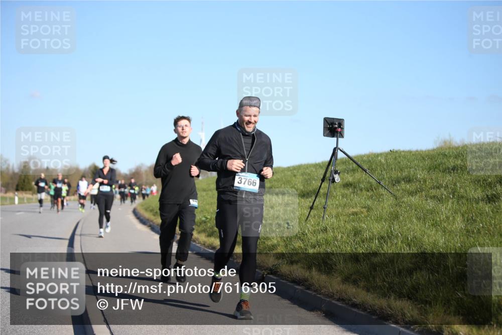 06.04.2025 - 44. Internationalen Wilhelmsburger Insellauf Jannik Wohlers http://msf.ph/oto/7616305 06.04.2025 09:37:36 Laufen 3766 meine-sportfotos.de