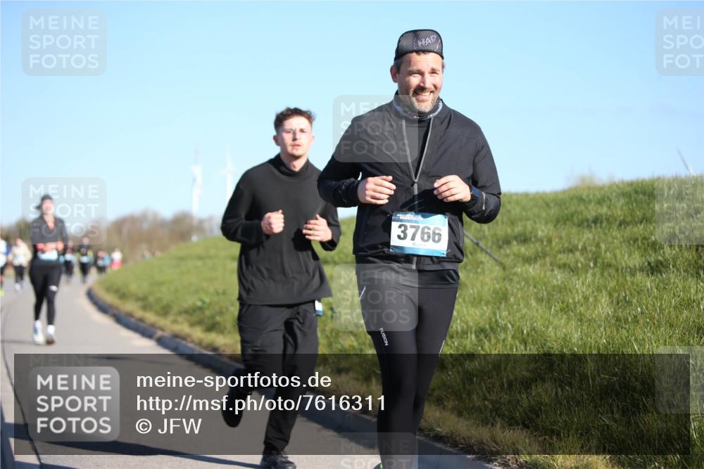 06.04.2025 - 44. Internationalen Wilhelmsburger Insellauf Jannik Wohlers http://msf.ph/oto/7616311 06.04.2025 09:37:37 Laufen 3766 meine-sportfotos.de