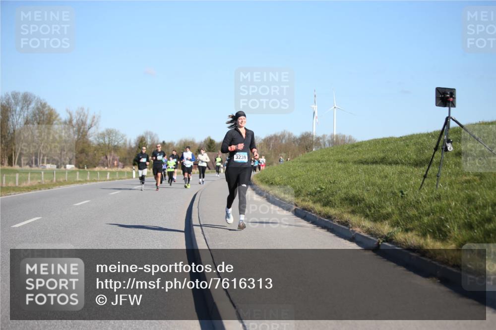 06.04.2025 - 44. Internationalen Wilhelmsburger Insellauf Jannik Wohlers http://msf.ph/oto/7616313 06.04.2025 09:37:38 Laufen 3239 meine-sportfotos.de