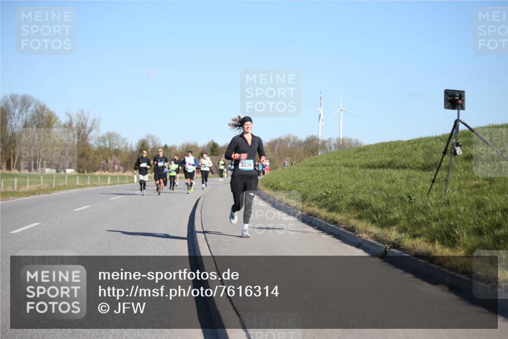 06.04.2025 - 44. Internationalen Wilhelmsburger Insellauf Jannik Wohlers http://msf.ph/oto/7616314 06.04.2025 09:37:38 Laufen 3239 meine-sportfotos.de