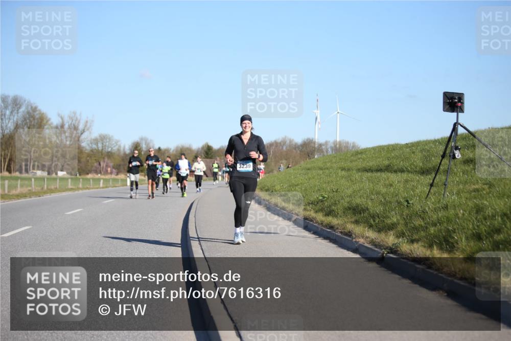 06.04.2025 - 44. Internationalen Wilhelmsburger Insellauf Jannik Wohlers http://msf.ph/oto/7616316 06.04.2025 09:37:38 Laufen 3239 meine-sportfotos.de