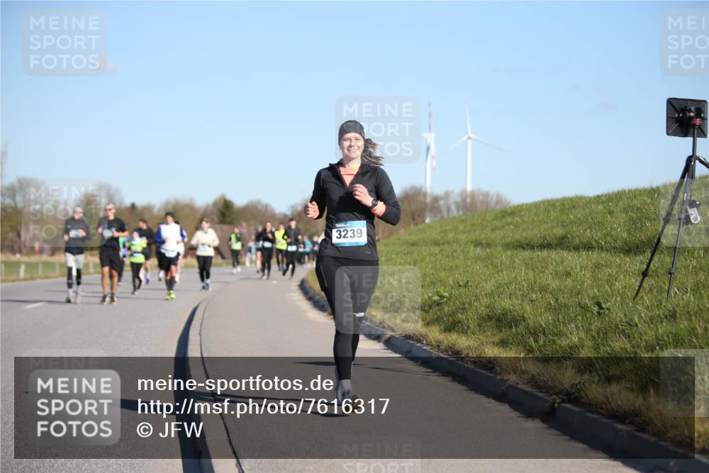 06.04.2025 - 44. Internationalen Wilhelmsburger Insellauf Jannik Wohlers http://msf.ph/oto/7616317 06.04.2025 09:37:39 Laufen 3239 meine-sportfotos.de