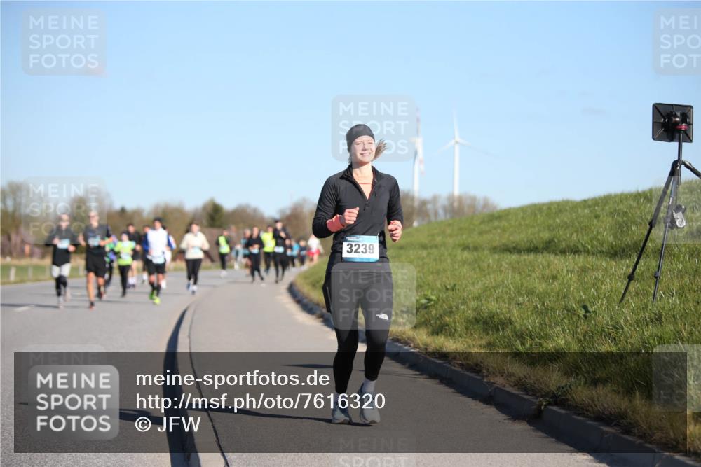 06.04.2025 - 44. Internationalen Wilhelmsburger Insellauf Jannik Wohlers http://msf.ph/oto/7616320 06.04.2025 09:37:39 Laufen 3239 meine-sportfotos.de