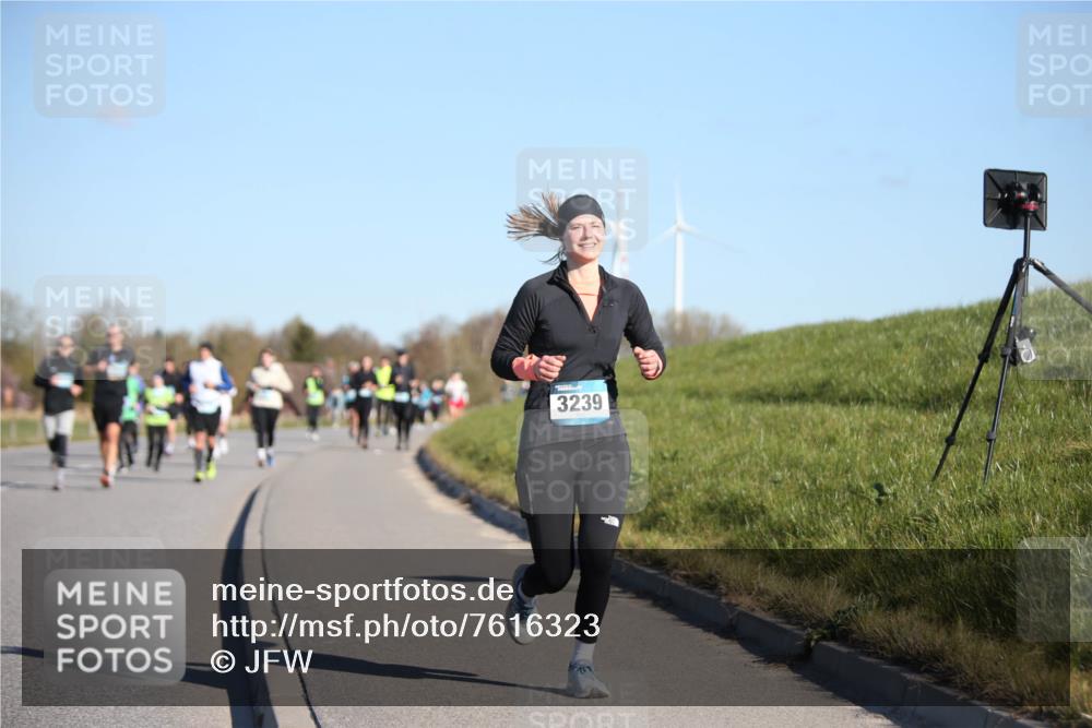 06.04.2025 - 44. Internationalen Wilhelmsburger Insellauf Jannik Wohlers http://msf.ph/oto/7616323 06.04.2025 09:37:40 Laufen 3239 meine-sportfotos.de