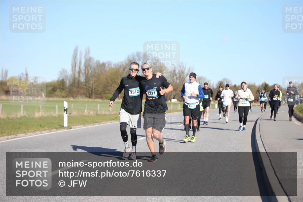 06.04.2025 - 44. Internationalen Wilhelmsburger Insellauf Jannik Wohlers http://msf.ph/oto/7616337 06.04.2025 09:37:48 Laufen 3312, 3311, 4533 meine-sportfotos.de