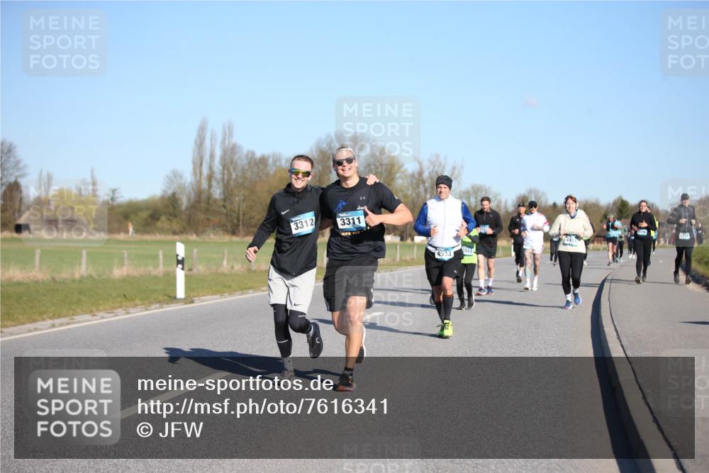 06.04.2025 - 44. Internationalen Wilhelmsburger Insellauf Jannik Wohlers http://msf.ph/oto/7616341 06.04.2025 09:37:49 Laufen 3312, 3311, 3843, 4533, 4037 meine-sportfotos.de