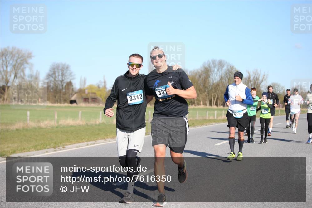 06.04.2025 - 44. Internationalen Wilhelmsburger Insellauf Jannik Wohlers http://msf.ph/oto/7616350 06.04.2025 09:37:50 Laufen 3312, 331, 4533, 3842, 3843 meine-sportfotos.de