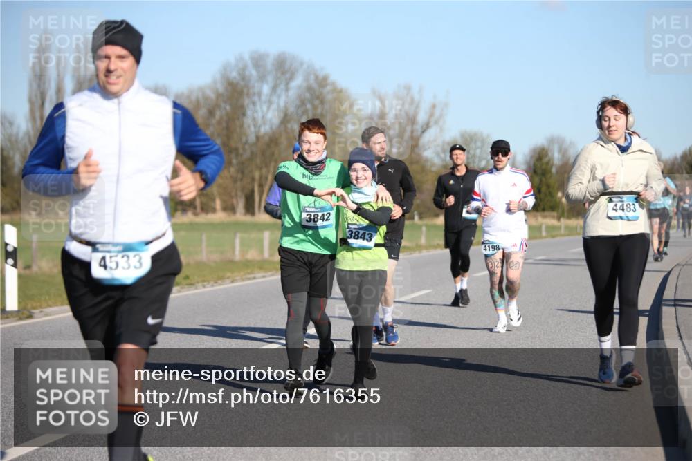 06.04.2025 - 44. Internationalen Wilhelmsburger Insellauf Jannik Wohlers http://msf.ph/oto/7616355 06.04.2025 09:37:52 Laufen 4533, 3842, 3843, 4198, 3125, 4483 meine-sportfotos.de