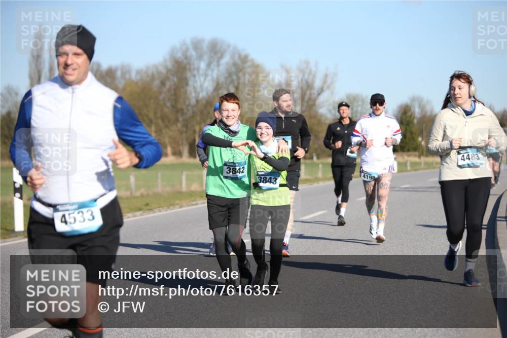06.04.2025 - 44. Internationalen Wilhelmsburger Insellauf Jannik Wohlers http://msf.ph/oto/7616357 06.04.2025 09:37:52 Laufen 4533, 3842, 3843, 4198, 4483 meine-sportfotos.de