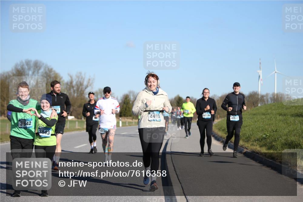 06.04.2025 - 44. Internationalen Wilhelmsburger Insellauf Jannik Wohlers http://msf.ph/oto/7616358 06.04.2025 09:37:53 Laufen 3842, 3843, 4198, 4483, 3176, 4036, 4037 meine-sportfotos.de
