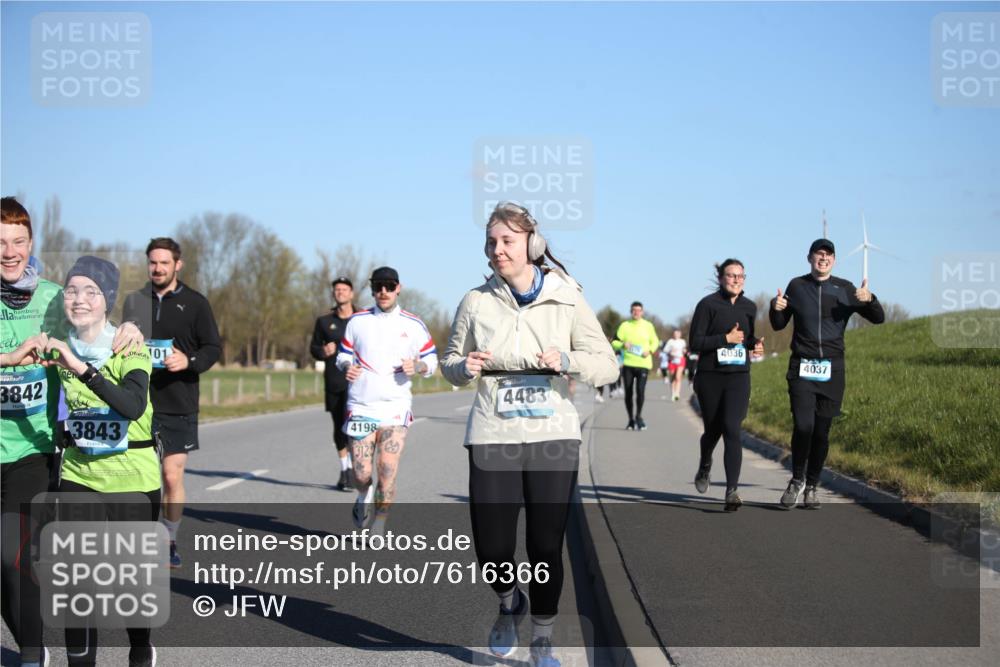 06.04.2025 - 44. Internationalen Wilhelmsburger Insellauf Jannik Wohlers http://msf.ph/oto/7616366 06.04.2025 09:37:54 Laufen 3842, 101, 3843, 4198, 4483, 4036, 4037 meine-sportfotos.de