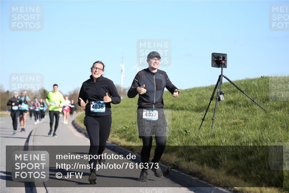 06.04.2025 - 44. Internationalen Wilhelmsburger Insellauf Jannik Wohlers http://msf.ph/oto/7616373 06.04.2025 09:37:55 Laufen 4036, 4037 meine-sportfotos.de