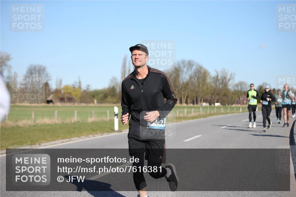 06.04.2025 - 44. Internationalen Wilhelmsburger Insellauf Jannik Wohlers http://msf.ph/oto/7616381 06.04.2025 09:37:58 Laufen 063, 1746 meine-sportfotos.de