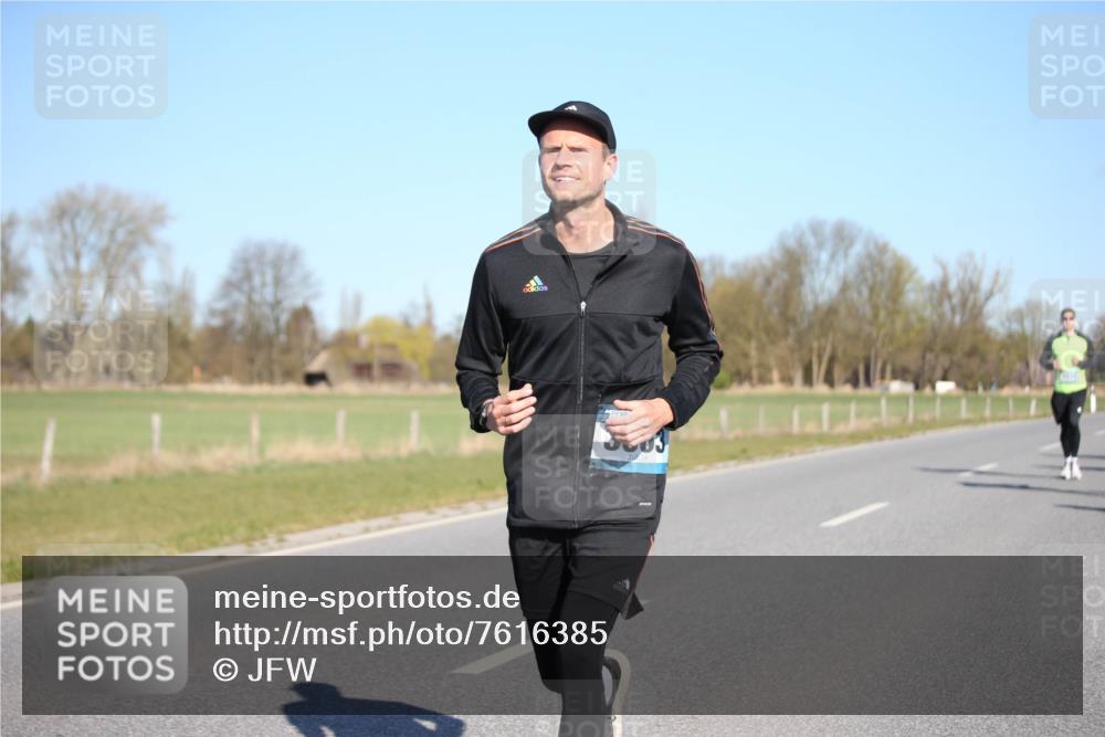 06.04.2025 - 44. Internationalen Wilhelmsburger Insellauf Jannik Wohlers http://msf.ph/oto/7616385 06.04.2025 09:37:58 Laufen  meine-sportfotos.de
