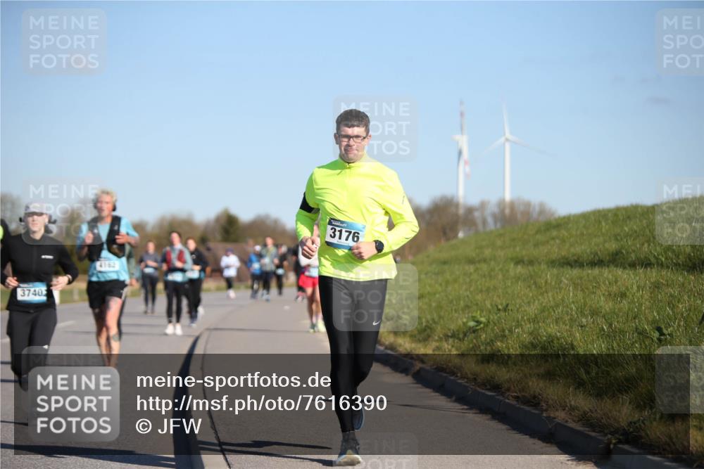 06.04.2025 - 44. Internationalen Wilhelmsburger Insellauf Jannik Wohlers http://msf.ph/oto/7616390 06.04.2025 09:38:00 Laufen 3740, 4162, 3176 meine-sportfotos.de