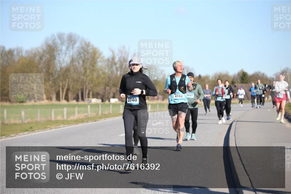 06.04.2025 - 44. Internationalen Wilhelmsburger Insellauf Jannik Wohlers http://msf.ph/oto/7616392 06.04.2025 09:38:01 Laufen 4162, 3094, 3740, 4023 meine-sportfotos.de