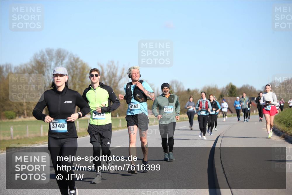 06.04.2025 - 44. Internationalen Wilhelmsburger Insellauf Jannik Wohlers http://msf.ph/oto/7616399 06.04.2025 09:38:02 Laufen 3740, 3934, 4162, 3094, 411, 023 meine-sportfotos.de
