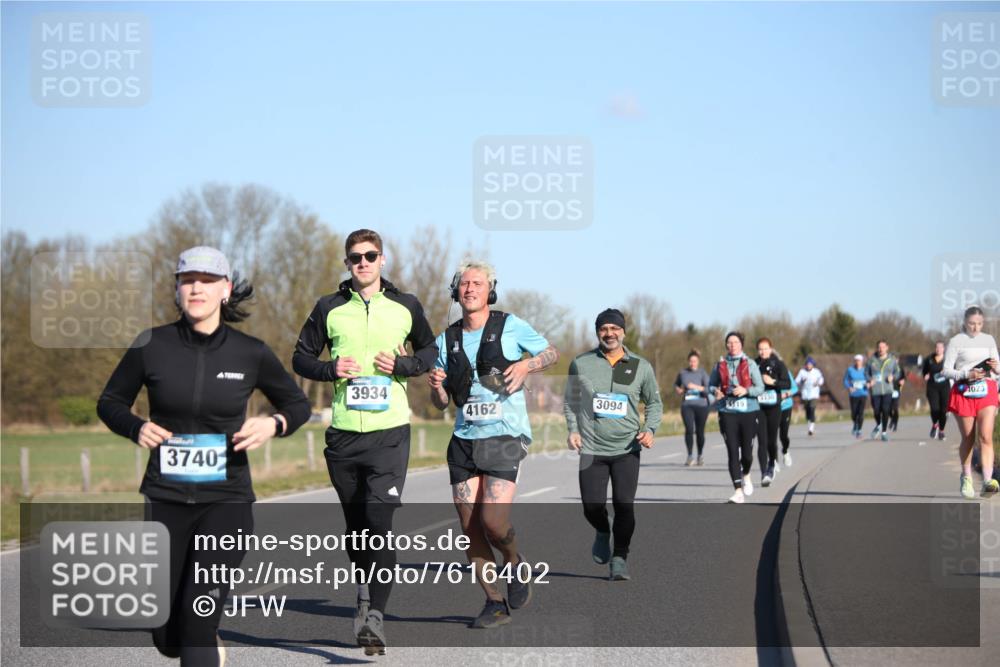 06.04.2025 - 44. Internationalen Wilhelmsburger Insellauf Jannik Wohlers http://msf.ph/oto/7616402 06.04.2025 09:38:02 Laufen 3740, 3934, 4023, 4162, 3094, 3330, 119 meine-sportfotos.de