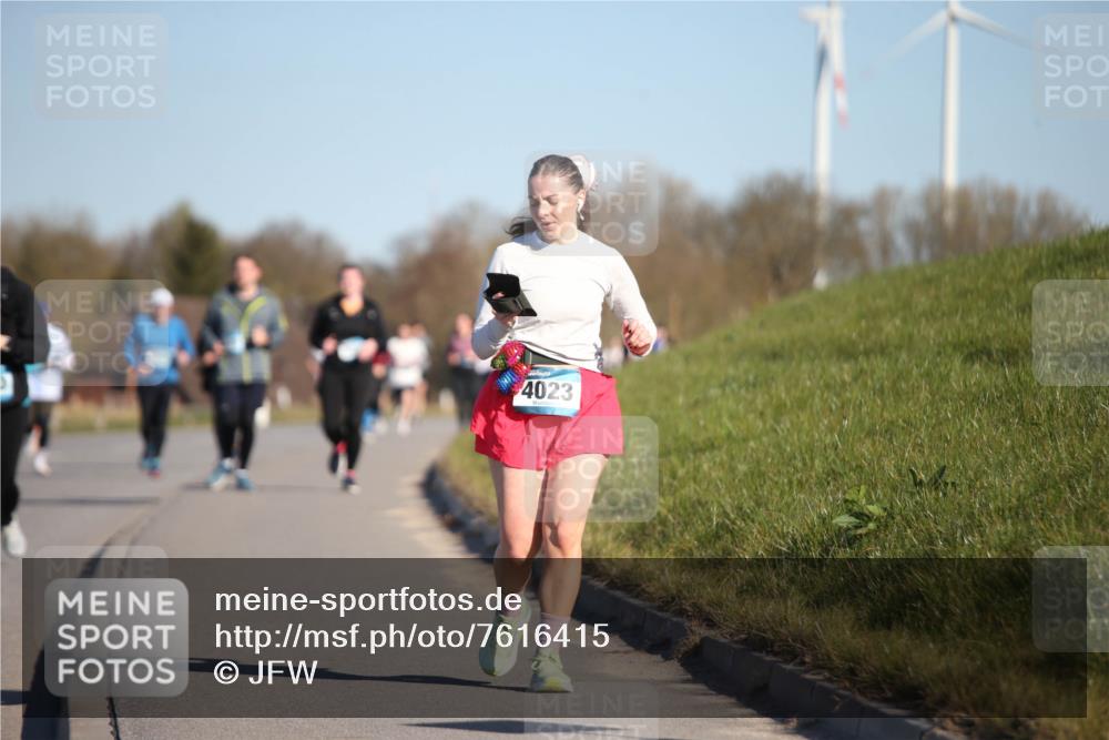 06.04.2025 - 44. Internationalen Wilhelmsburger Insellauf Jannik Wohlers http://msf.ph/oto/7616415 06.04.2025 09:38:06 Laufen 4023 meine-sportfotos.de