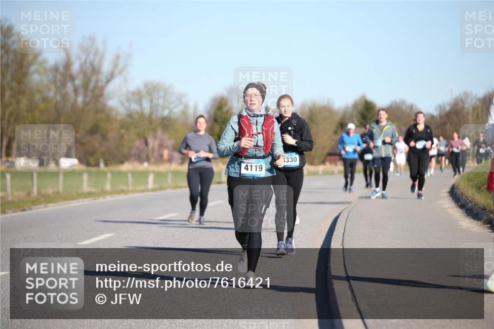 06.04.2025 - 44. Internationalen Wilhelmsburger Insellauf Jannik Wohlers http://msf.ph/oto/7616421 06.04.2025 09:38:07 Laufen 330 meine-sportfotos.de
