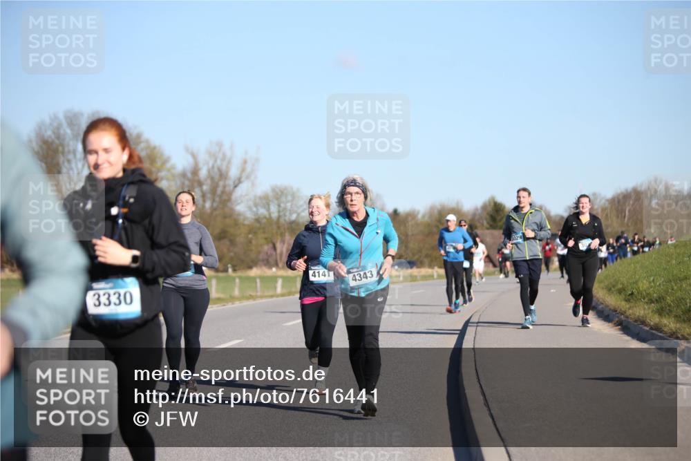 06.04.2025 - 44. Internationalen Wilhelmsburger Insellauf Jannik Wohlers http://msf.ph/oto/7616441 06.04.2025 09:38:13 Laufen 3330, 4141, 4343, 3029 meine-sportfotos.de