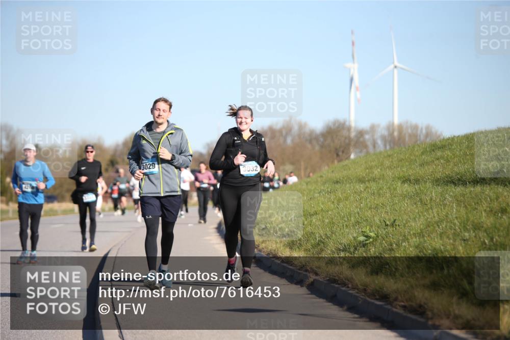 06.04.2025 - 44. Internationalen Wilhelmsburger Insellauf Jannik Wohlers http://msf.ph/oto/7616453 06.04.2025 09:38:16 Laufen 3029, 3032 meine-sportfotos.de