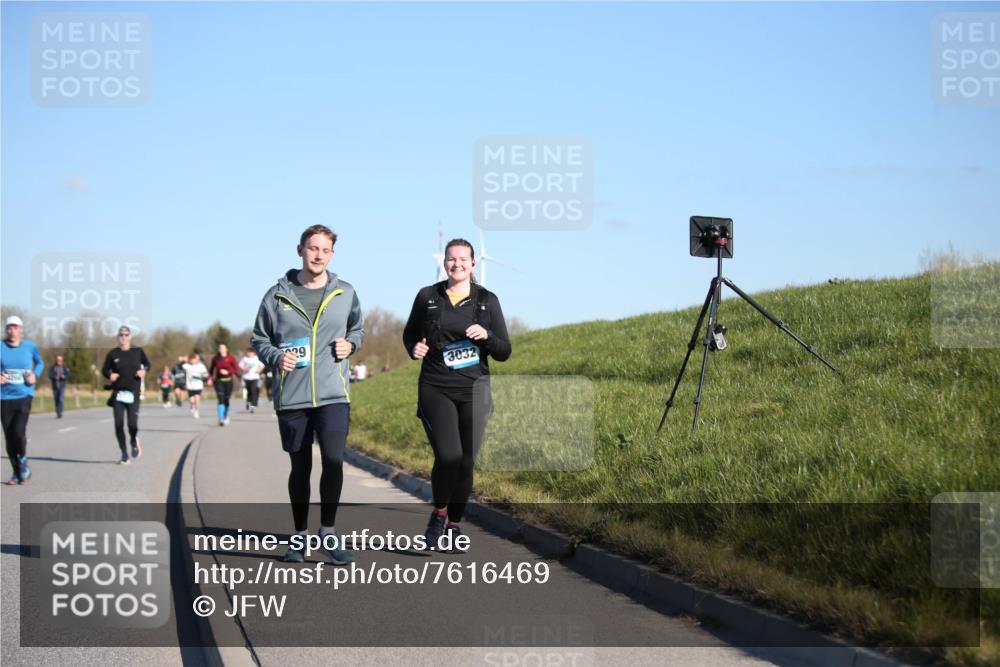 06.04.2025 - 44. Internationalen Wilhelmsburger Insellauf Jannik Wohlers http://msf.ph/oto/7616469 06.04.2025 09:38:19 Laufen 9, 266, 3032 meine-sportfotos.de