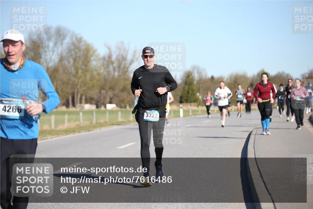 06.04.2025 - 44. Internationalen Wilhelmsburger Insellauf Jannik Wohlers http://msf.ph/oto/7616486 06.04.2025 09:38:24 Laufen 4266, 3322 meine-sportfotos.de