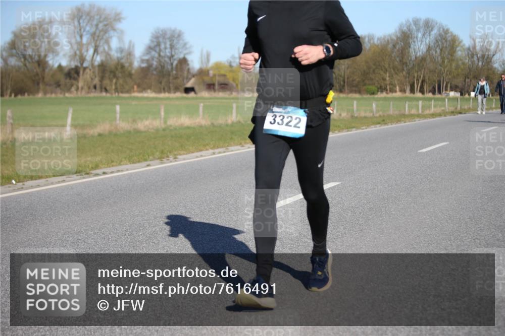 06.04.2025 - 44. Internationalen Wilhelmsburger Insellauf Jannik Wohlers http://msf.ph/oto/7616491 06.04.2025 09:38:27 Laufen 3322 meine-sportfotos.de